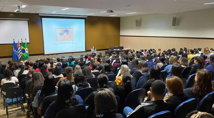 Capacitação reforça a importância dos auxiliares docentes na Rede Municipal de Ensino